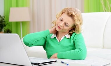 Los principales síntomas de la osteocondrosis cervical