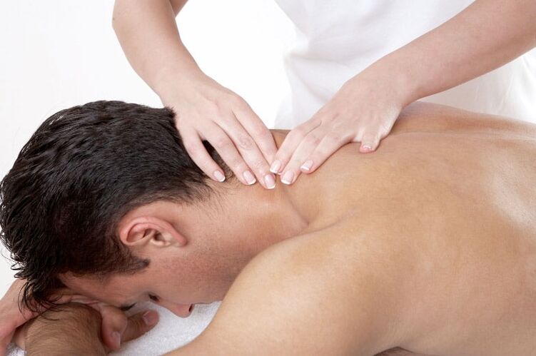masaje de cuello para la osteocondrosis